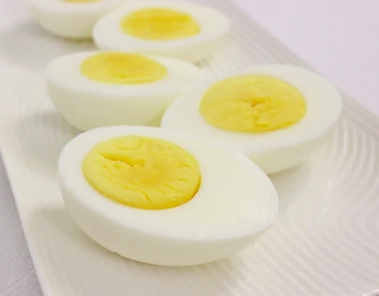 https://www.olgasflavorfactory.com/wp-content/uploads/2012/02/Hard-Boiled-Eggs-550x430.webp