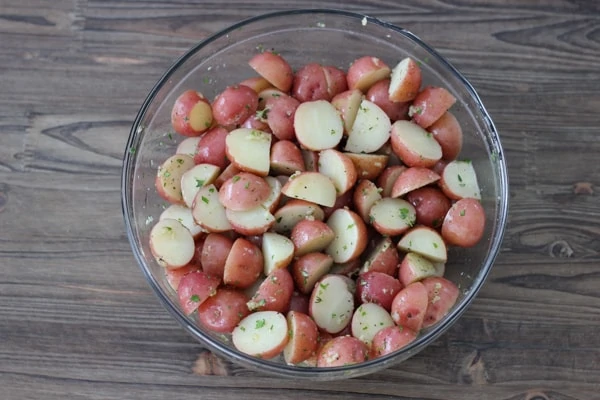 Garlic and Herb Roasted Potatoes-1-14
