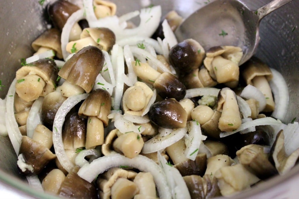 Canned food :: Canned vegetables :: Mushrooms :: MARINATED STRAW MUSHROOMS  / GRIBI SOLOMENNIE MARINOVANNIE 1 L