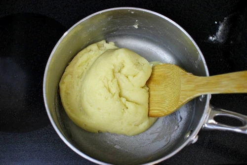 Pate a choux dough (3)