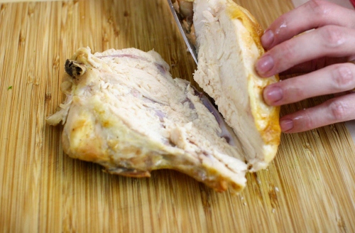 carving chicken breast off the bone (500x328)