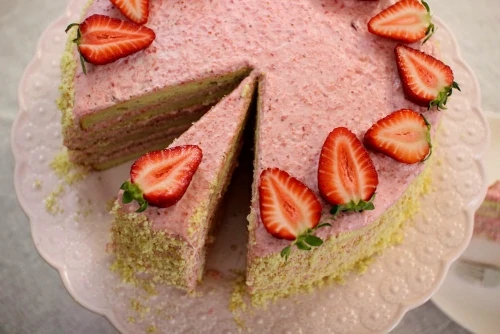 Strawberry Mousse Cake (2)