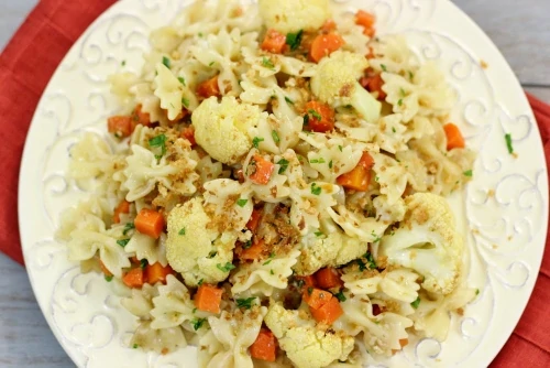 Pasta With Roasted Cauliflower and Carrots (500x334)
