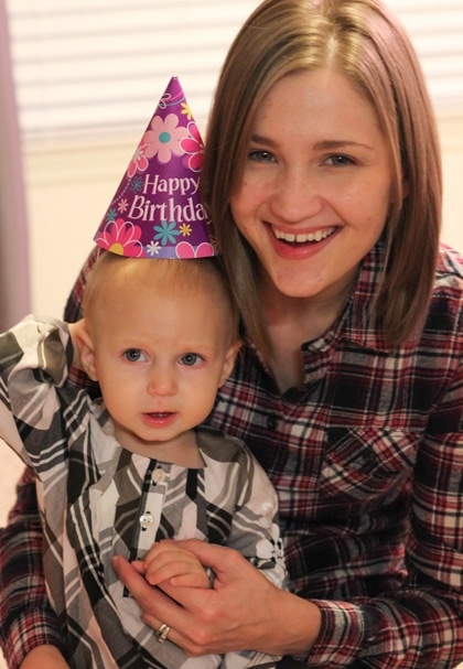 Celebrating this beautiful little girl's 1st birthday. We were so sad that we had to say good bye so quickly, but we enjoyed every moment that we got spent with her. 