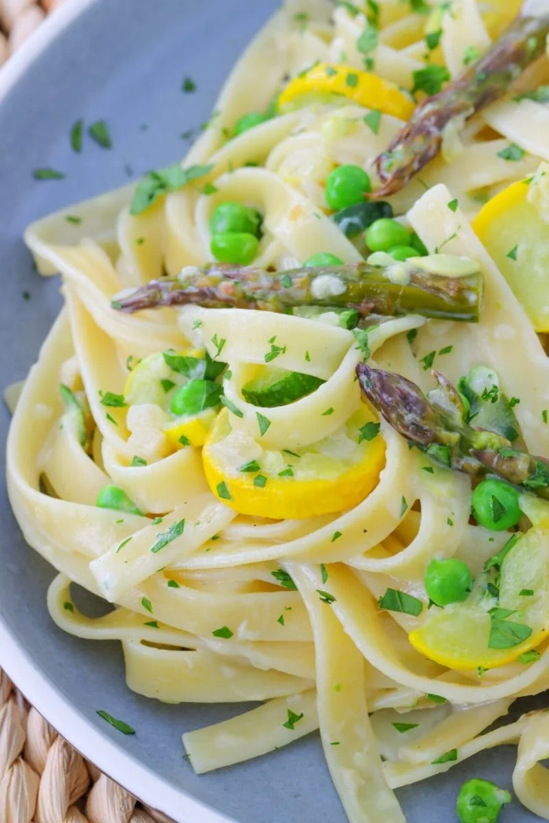 Pasta Primavera
Pasta with roasted vegetables (zucchini, yellow squash, asparagus, peas) and a light cream sauce.