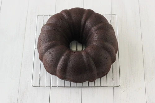Chocolate Sour Cream Bundt Cake-1-14