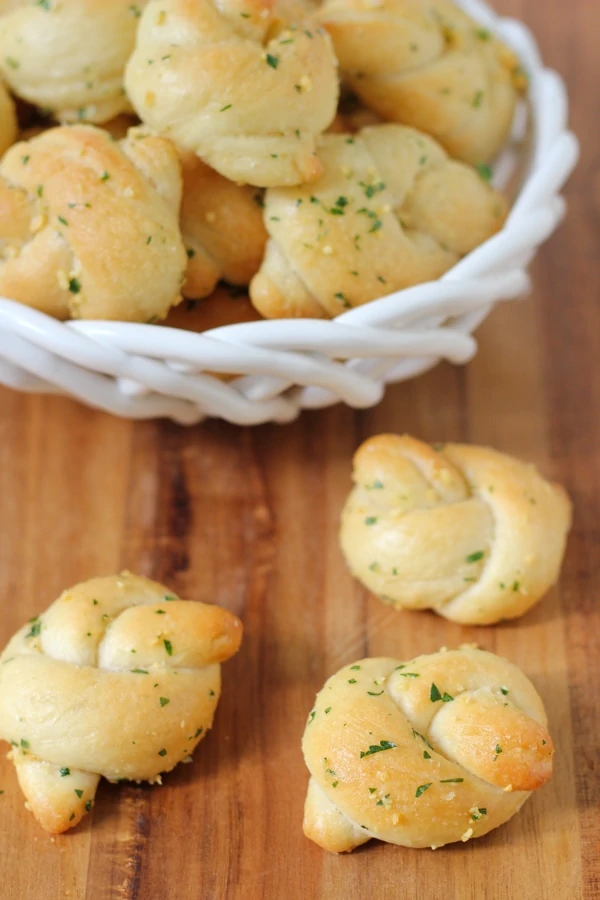 Garlic and Herb Knots-1-26