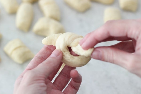 Garlic and Herb Knots-1-35
