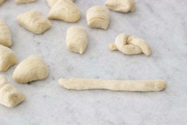 Garlic and Herb Knots-1-37