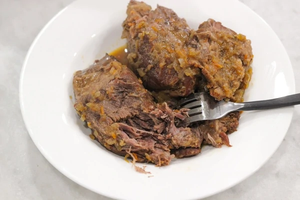 Slow Cooker Beef and Onion Ragu-1-20