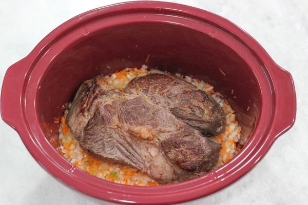 Slow Cooker Beef and Onion Ragu-1-23
