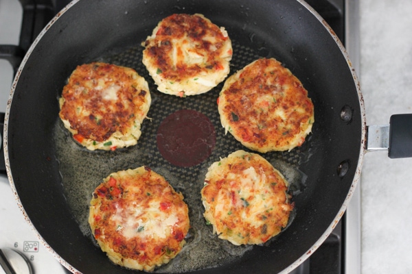 Cooking Crab Cakes in a Skillet