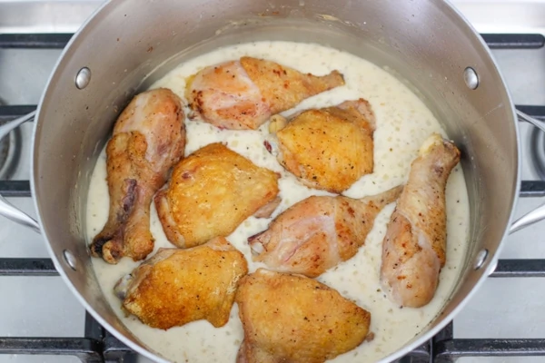 Braised Chicken With Creamy White Wine Sauce-10