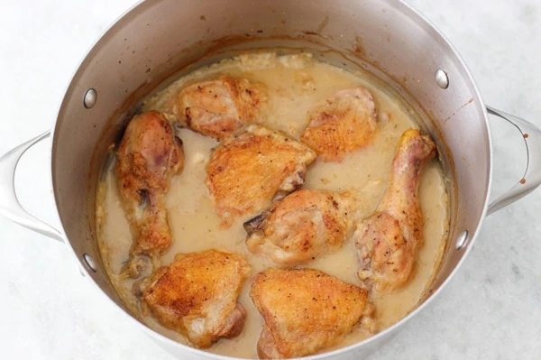 Braised Chicken With Creamy White Wine Sauce-12