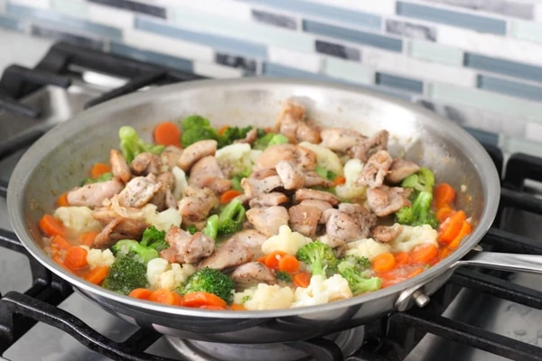 Easy Chicken, Broccoli, Cauliflower and Carrots in a Cream Sauce-1-23