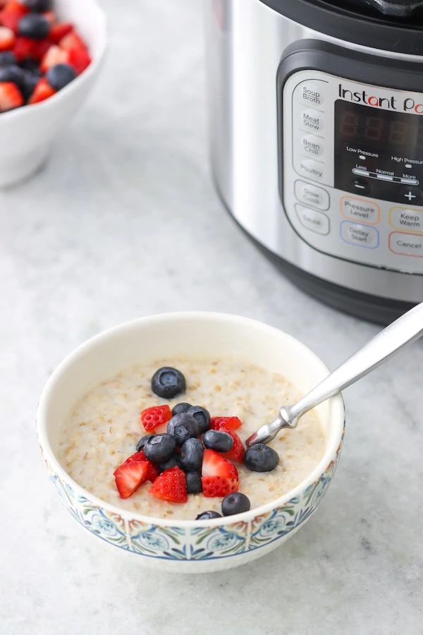 Instant Pot Oatmeal Recipe (Steel Cut or Rolled Oats