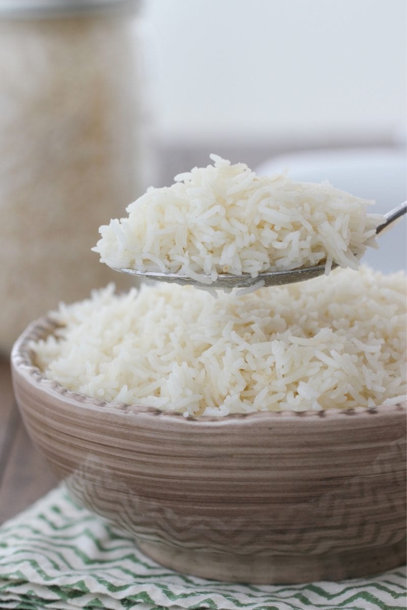 https://www.olgasflavorfactory.com/wp-content/uploads/2021/05/How-to-cook-long-grain-white-rice-2-800x1200.jpg