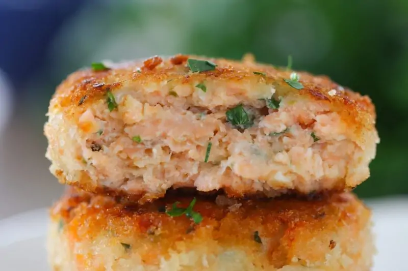 Juicy Salmon Cakes aka Salmon Patties