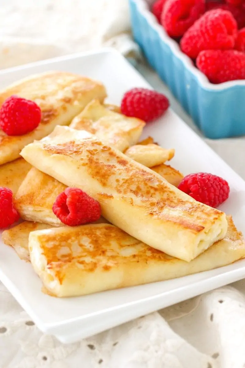 Cheese blintzes with raspberries