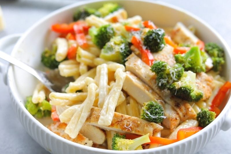 Chicken Alfredo Pasta with broccoli and peppers