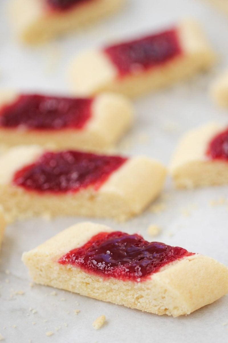 Shortbread Cookies With Jam
(Split-Second Cookies)