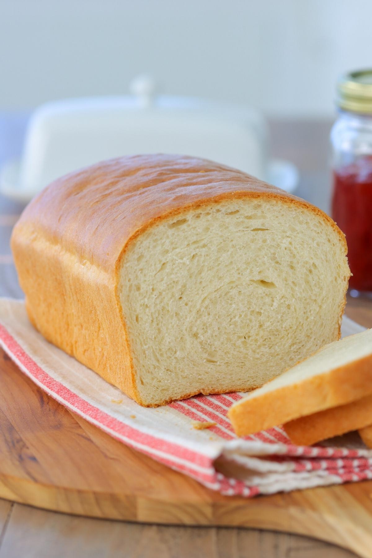 Easy Homemade Sandwich Bread, Recipe and Tutorial