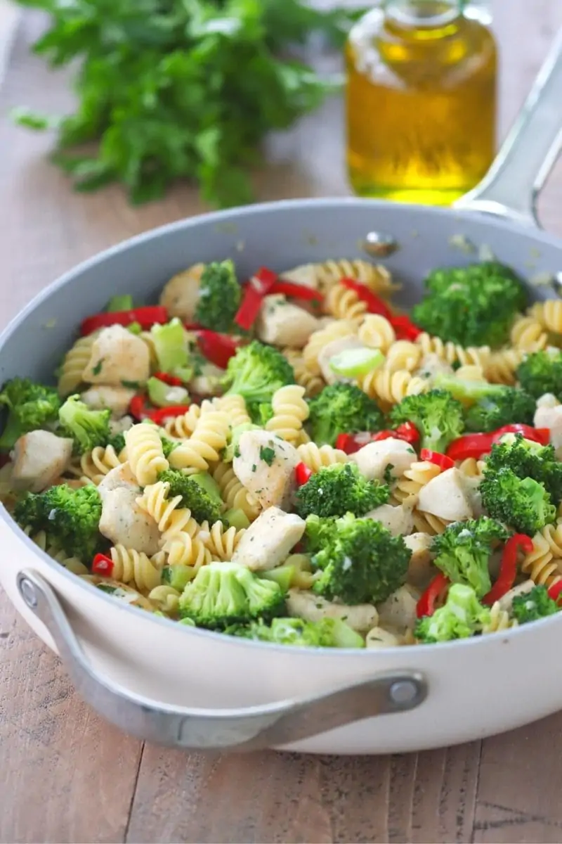 Skillet Chicken Broccoli Pasta 