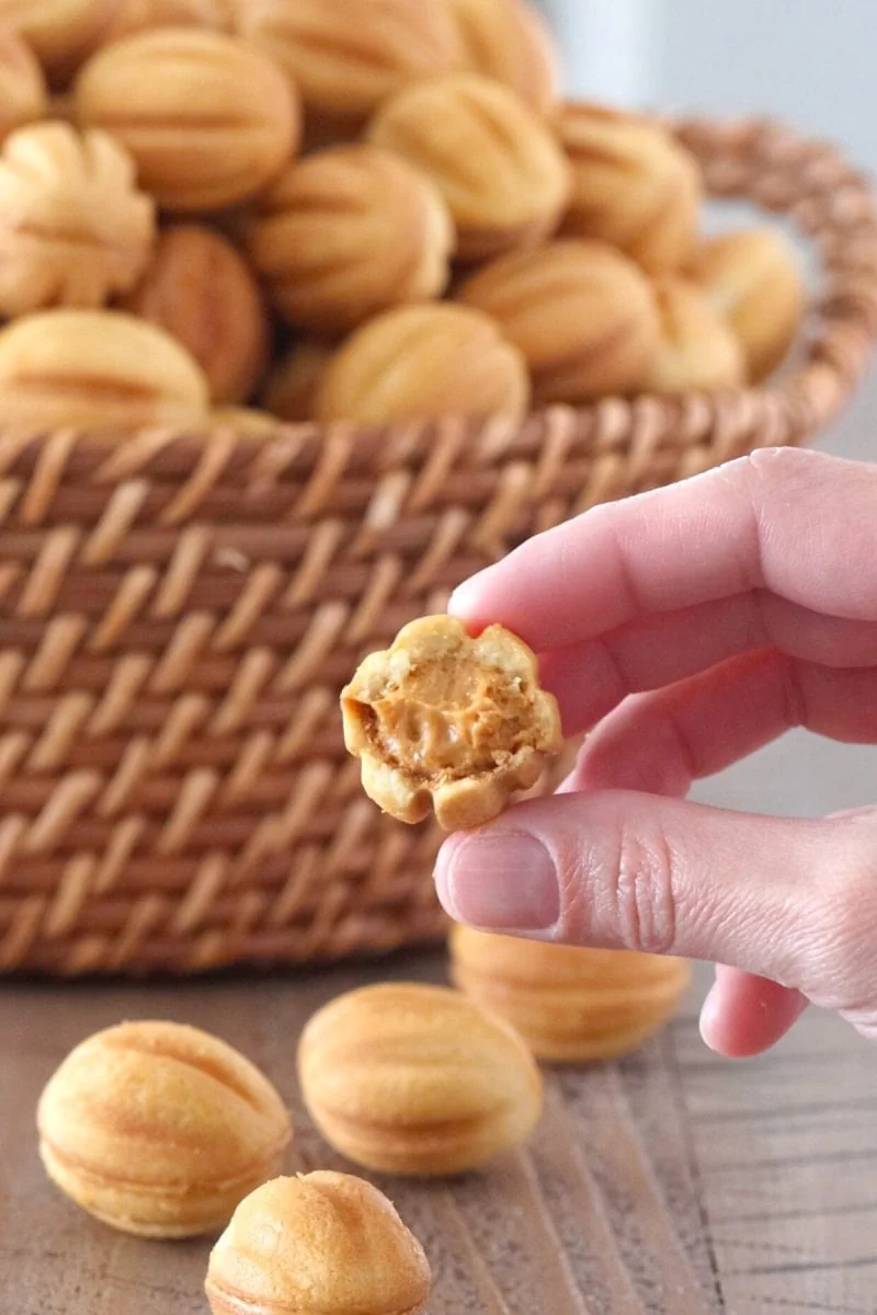 Oreshki - walnut shaped cookies with dulce de leche filling